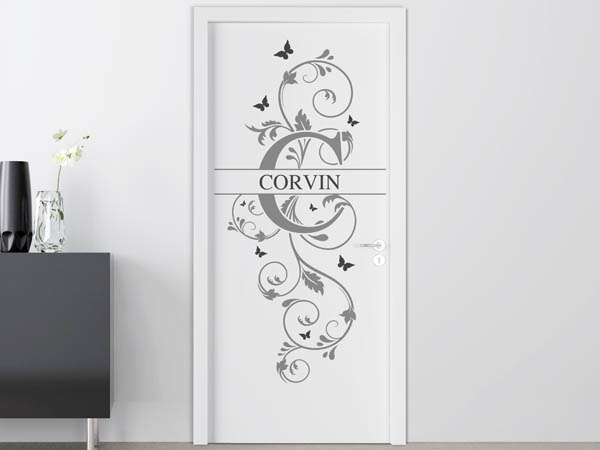 Wandtattoo Namensschild Corvin auf einer Tür