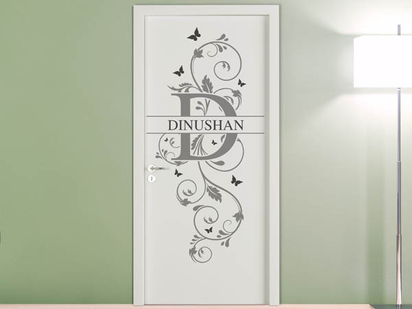 Wandtattoo Namensschild Dinushan auf einer Tür