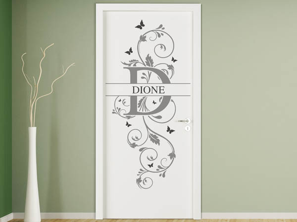 Wandtattoo Namensschild Dione auf einer Tür