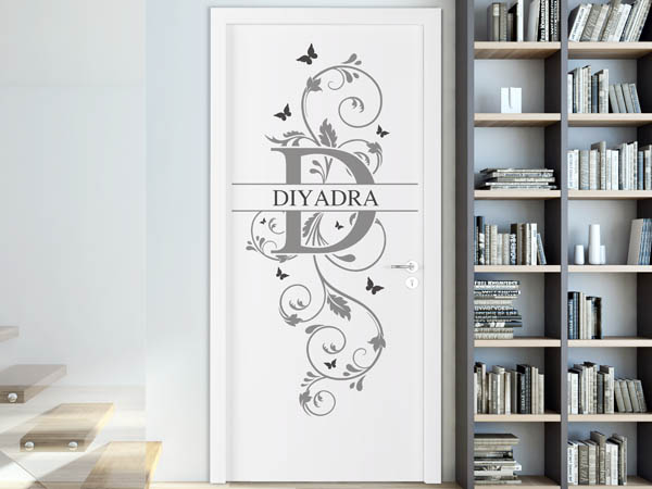 Wandtattoo Namensschild Diyadra auf einer Tür