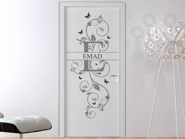 Wandtattoo Namensschild Emad auf einer Tür