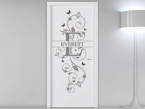 Wandtattoo Namensschild Everett auf einer Tür