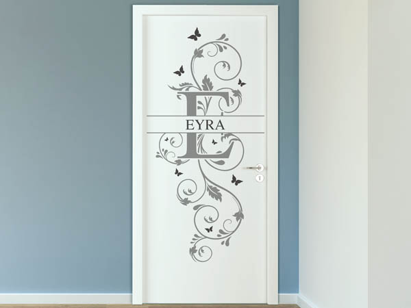 Wandtattoo Namensschild Eyra auf einer Tür