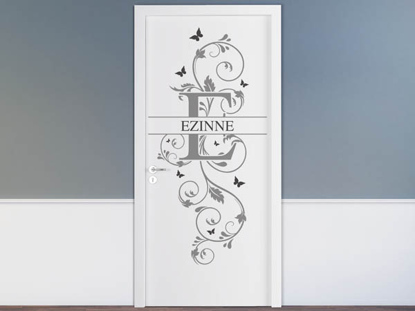 Wandtattoo Namensschild Ezinne auf einer Tür