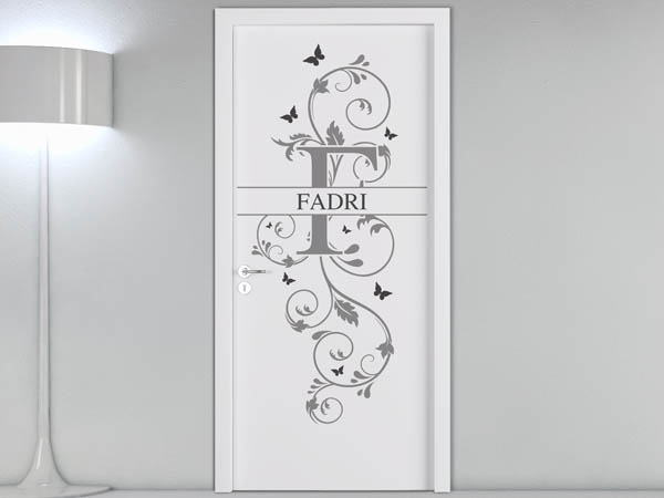 Wandtattoo Namensschild Fadri auf einer Tür