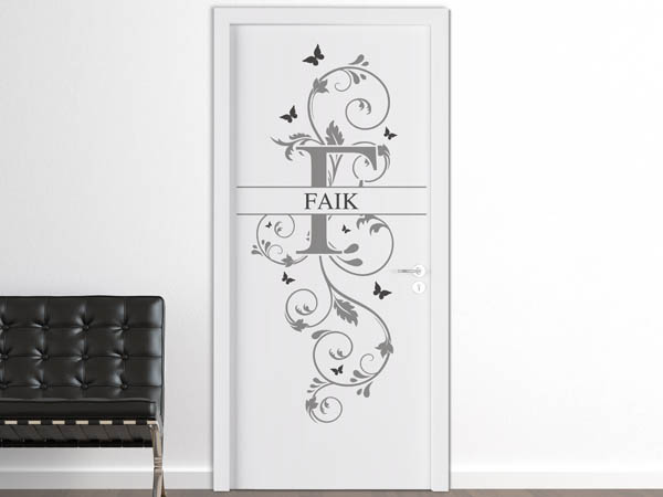 Wandtattoo Namensschild Faik auf einer Tür