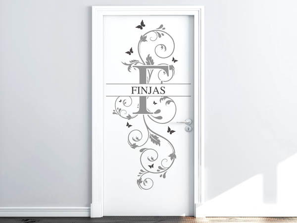 Wandtattoo Namensschild Finjas auf einer Tür