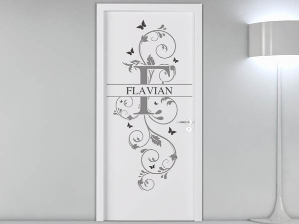 Wandtattoo Namensschild Flavian auf einer Tür