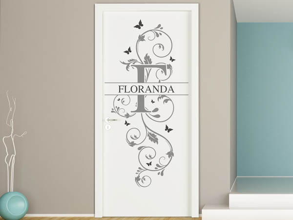 Wandtattoo Namensschild Floranda auf einer Tür