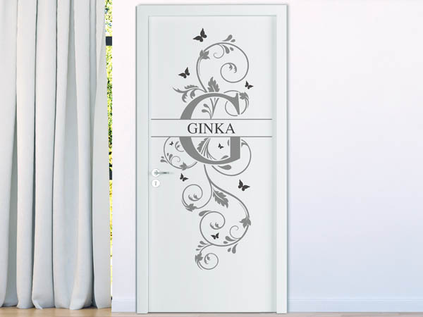Wandtattoo Namensschild Ginka auf einer Tür
