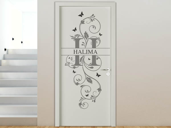 Wandtattoo Namensschild Halima auf einer Tür