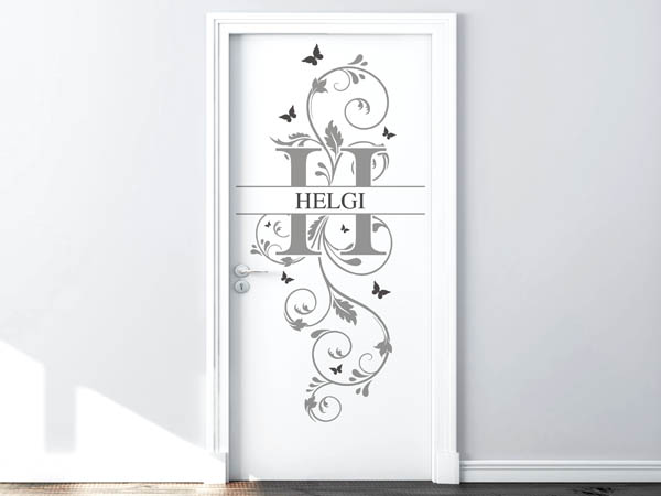 Wandtattoo Namensschild Helgi auf einer Tür