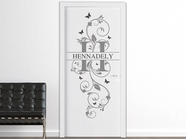 Wandtattoo Namensschild Hennadely auf einer Tür