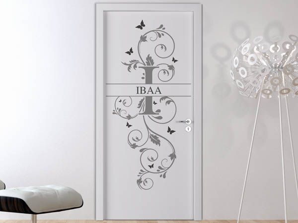 Wandtattoo Namensschild Ibaa auf einer Tür