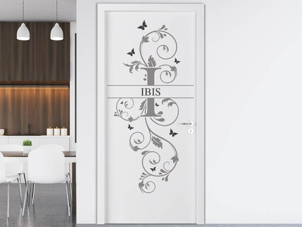 Wandtattoo Namensschild Ibis auf einer Tür