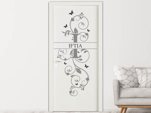 Wandtattoo Namensschild Iftia auf einer Tür