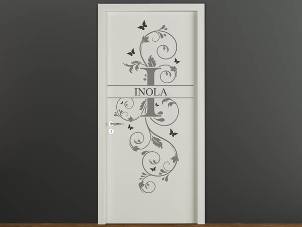 Wandtattoo Namensschild Inola auf einer Tür