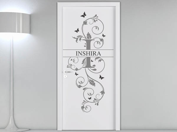 Wandtattoo Namensschild Inshira auf einer Tür