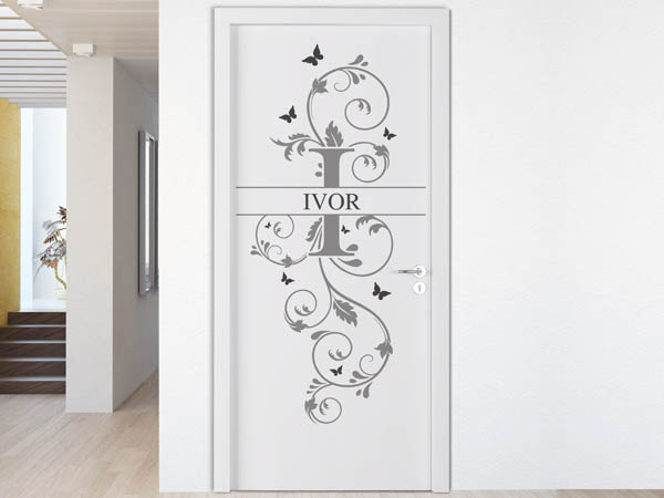 Wandtattoo Namensschild Ivor auf einer Tür