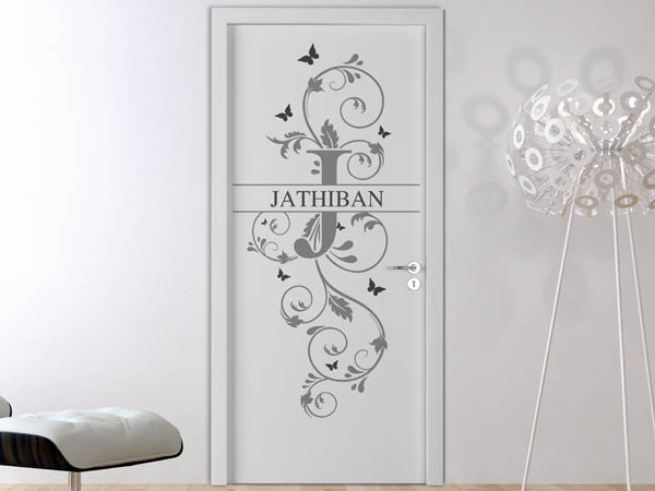 Wandtattoo Namensschild Jathiban auf einer Tür