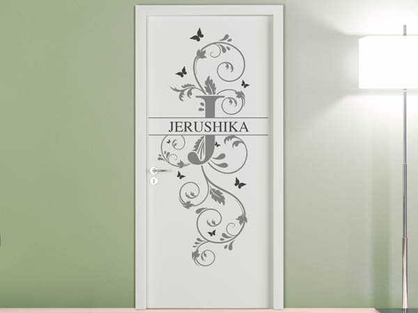 Wandtattoo Namensschild Jerushika auf einer Tür