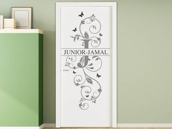 Wandtattoo Namensschild Junior-Jamal auf einer Tür