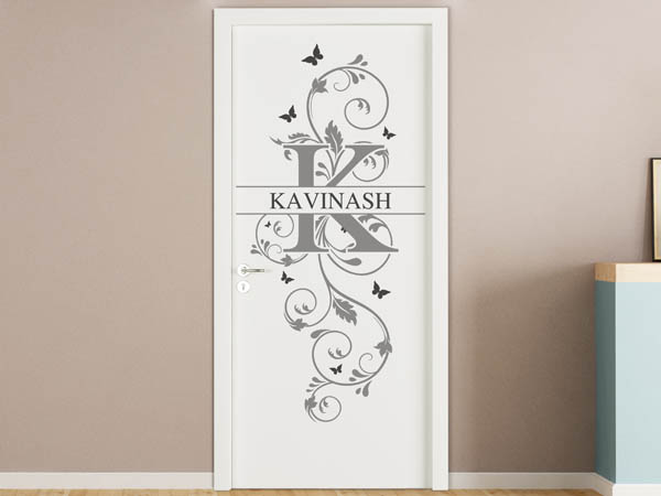 Wandtattoo Namensschild Kavinash auf einer Tür