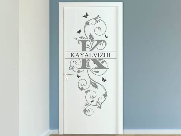 Wandtattoo Namensschild Kayalvizhi auf einer Tür