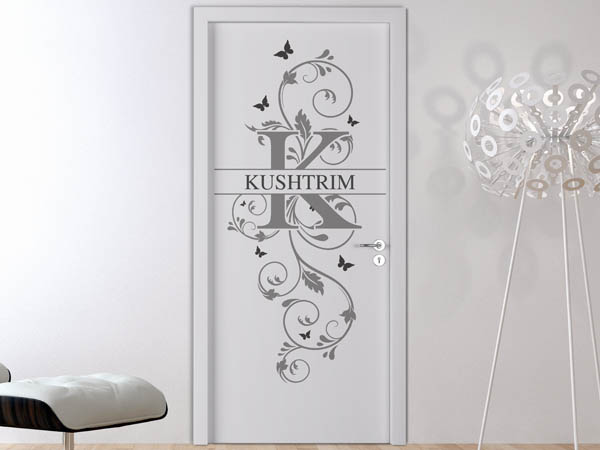 Wandtattoo Namensschild Kushtrim auf einer Tür
