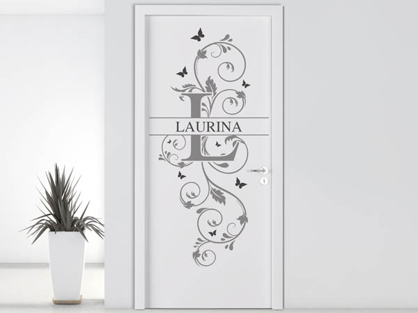 Wandtattoo Namensschild Laurina auf einer Tür