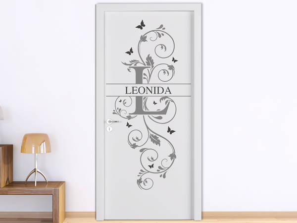Wandtattoo Namensschild Leonida auf einer Tür