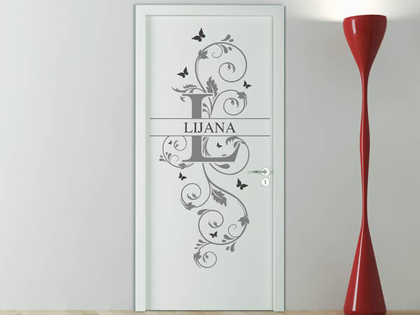 Wandtattoo Namensschild Lijana auf einer Tür