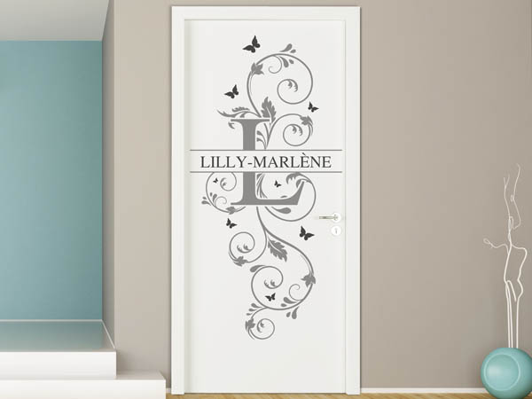 Wandtattoo Namensschild Lilly-Marlène auf einer Tür