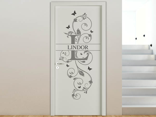 Wandtattoo Namensschild Lindor auf einer Tür