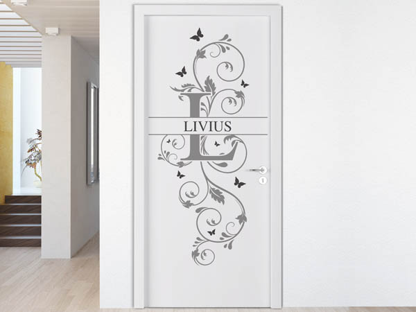 Wandtattoo Namensschild Livius auf einer Tür