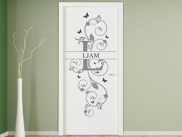 Wandtattoo Namensschild Ljam auf einer Tür