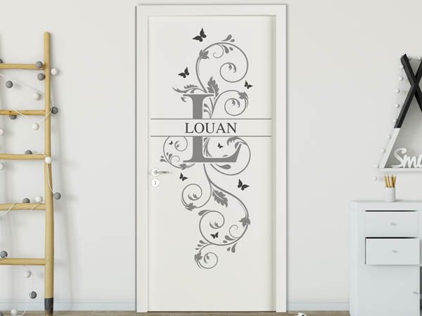 Wandtattoo Namensschild Louan auf einer Tür