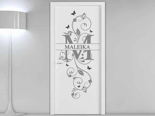 Wandtattoo Namensschild Maleika auf einer Tür