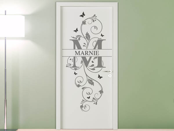 Wandtattoo Namensschild Marnie auf einer Tür