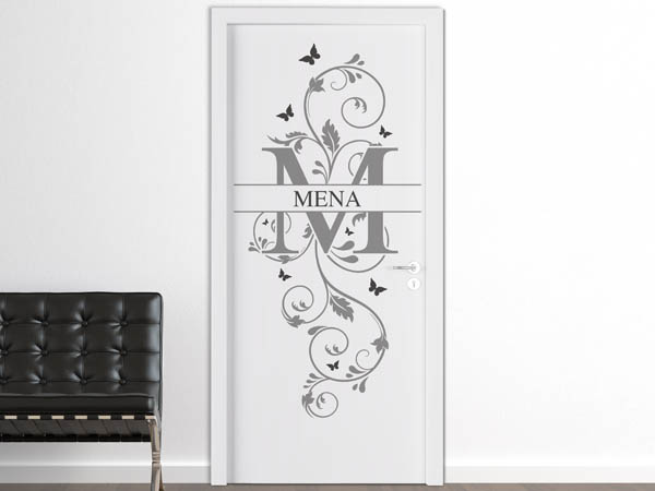Wandtattoo Namensschild Mena auf einer Tür