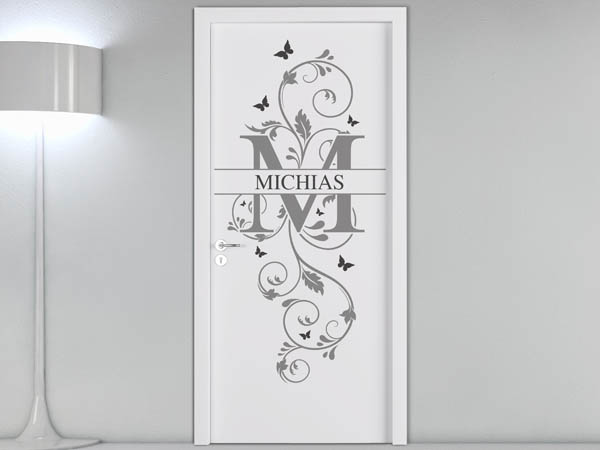 Wandtattoo Namensschild Michias auf einer Tür