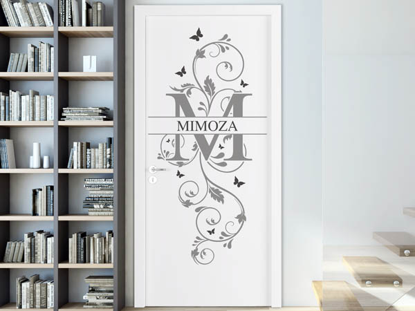 Wandtattoo Namensschild Mimoza auf einer Tür