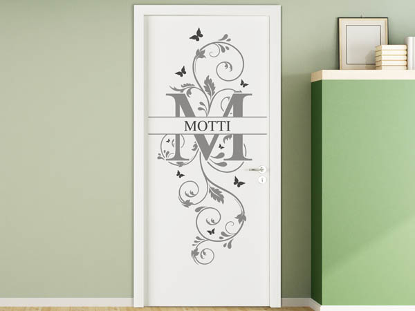 Wandtattoo Namensschild Motti auf einer Tür