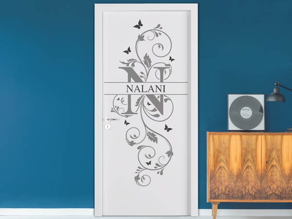 Wandtattoo Namensschild Nalani auf einer Tür