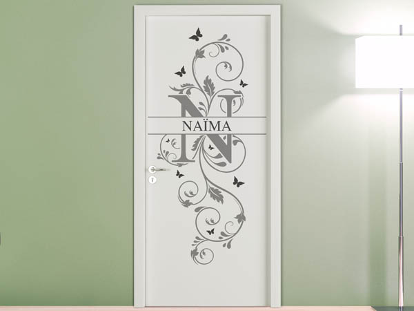 Wandtattoo Namensschild Naïma auf einer Tür