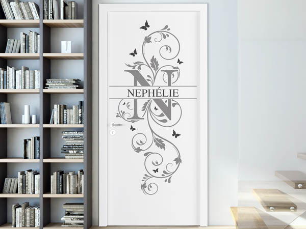 Wandtattoo Namensschild Nephélie auf einer Tür