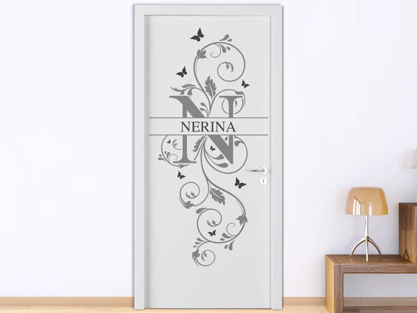 Wandtattoo Namensschild Nerina auf einer Tür
