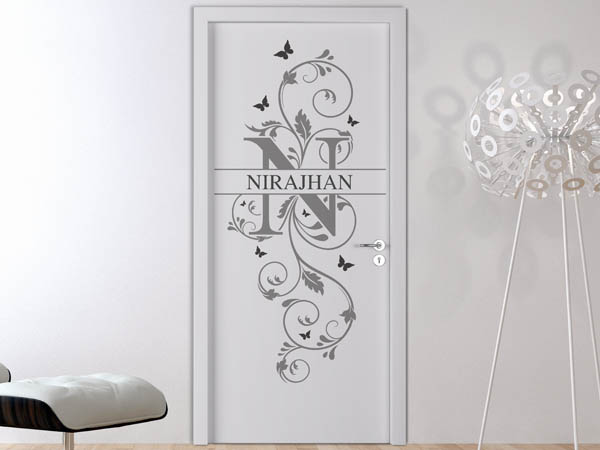 Wandtattoo Namensschild Nirajhan auf einer Tür