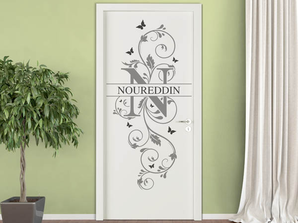 Wandtattoo Namensschild Noureddin auf einer Tür