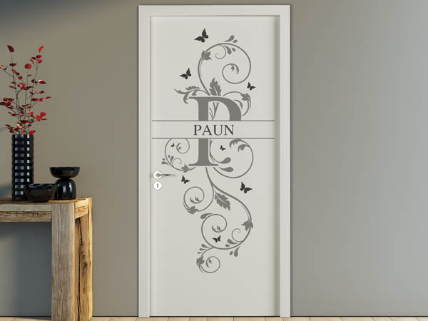 Wandtattoo Namensschild Paun auf einer Tür